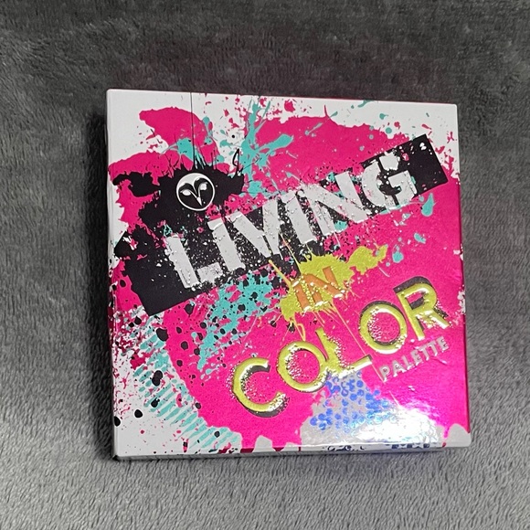 Living in colour eye shadow palette - Picture 3 of 3